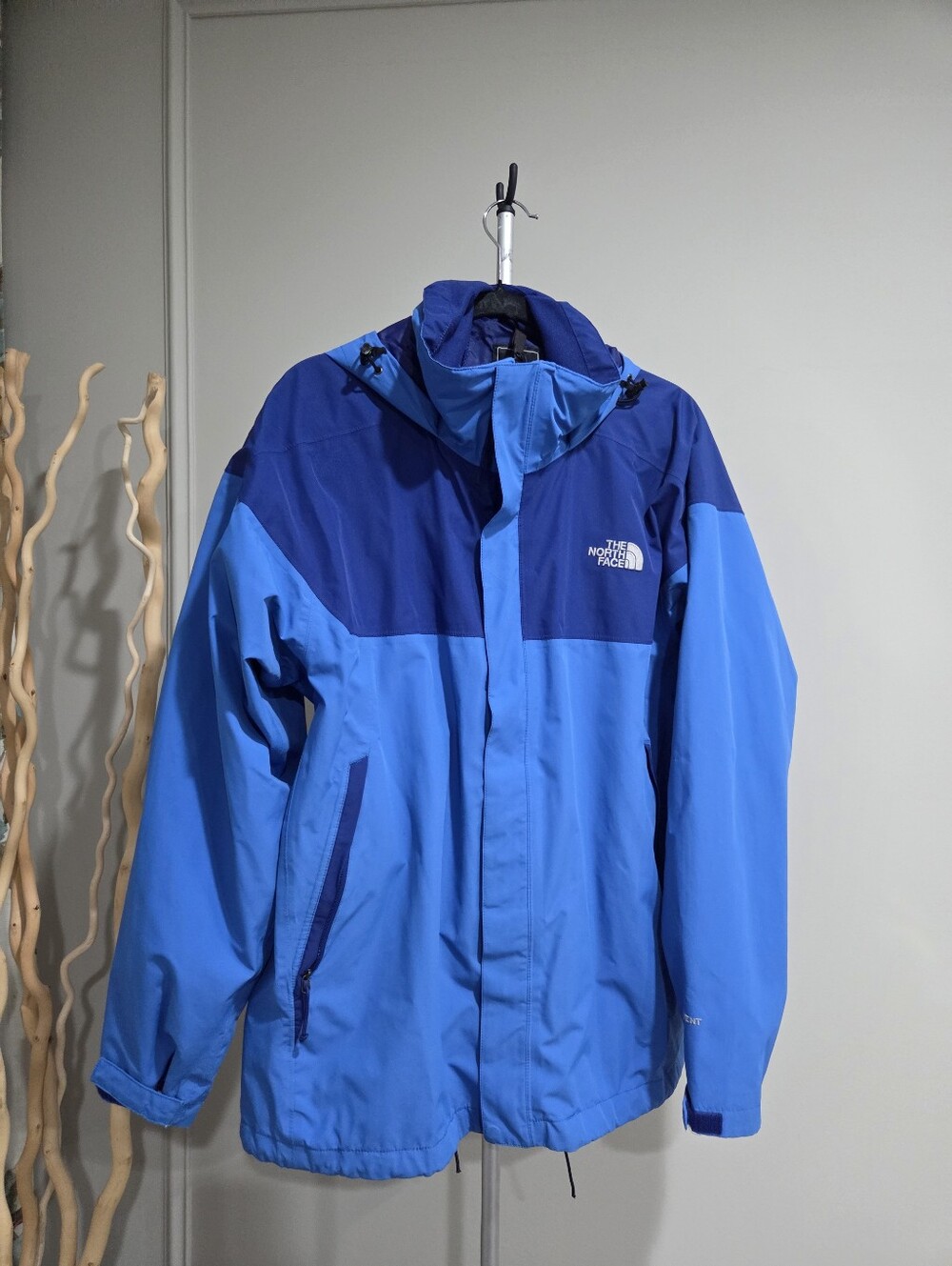 The North Face Dry Vent Men’s Two-Tone  Waterproof Jacket Sz.L  Without Fleece